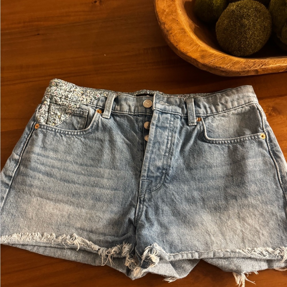 7 for all mankind MONROE CUT-OFF Hidden Button Fly in Light/Medium Blue Wash 27